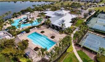 6136 VOYAGERS Pl, Apollo Beach, FL 33572