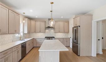 413 New River Rd, Lincoln, RI 02838
