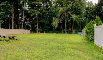 11 Melissa Ct, Albany, NY 12205