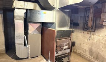 7892 OLD 101 Rd, Armstrong Creek, WI 54103