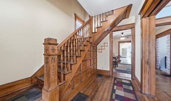 325 W 5th St, Auburn, IN 46706