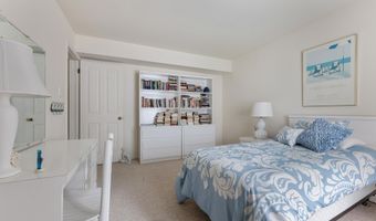 53 E 25th St, Avalon, NJ 08202