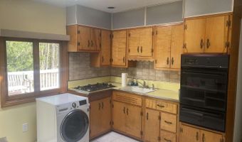 7 Thaddeus Ave, Danbury, CT 06811