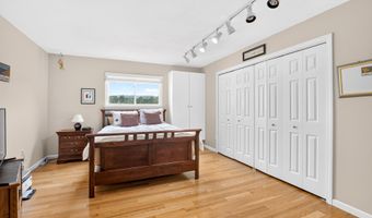 405 Timber Ln 405, Canton, CT 06019