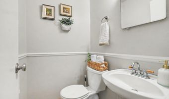937 Riverview Dr, Alma, MI 48801