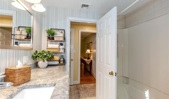 17 Woodview Dr, Cranston, RI 02920