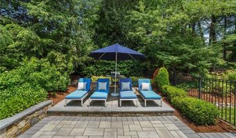 75 Walnut Dr, East Greenwich, RI 02818