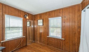 25 Lake Pochung Rd, Alloway, NJ 07461