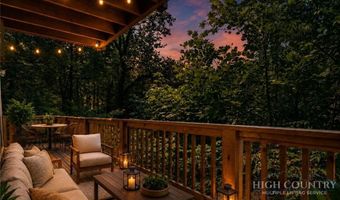549 Clubhouse Dr, Banner Elk, NC 28604