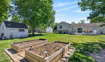 1000 Timberwood Ln, Algonquin, IL 60102