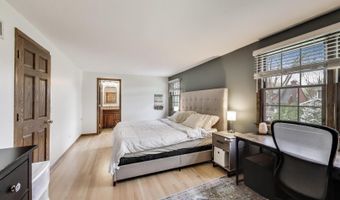 1608 N Douglas Ave, Arlington Heights, IL 60004