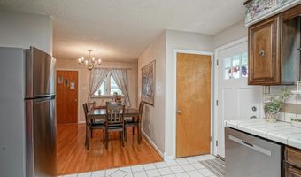215 E LAKE Dr, Audubon, NJ 08106