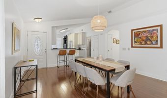 128 SEMINOLE Rd 11, Atlantic Beach, FL 32233