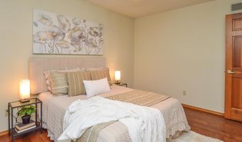 1221 Bridge Park Dr, Alton, IL 62002
