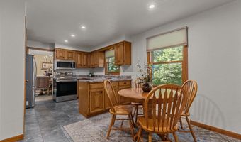 58 CRESTVIEW Dr, Appleton, WI 54915