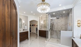 1 Stoneridge Dr, Albany, NY 12211