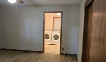 1713 S Shore Dr, Albert Lea, MN 56007