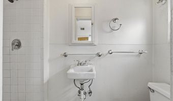 878-880 BROADWAY, Bayonne, NJ 07002