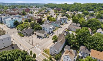 82 Hampshire St, Auburn, ME 04210