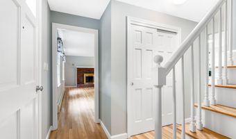 5 Austin Rd, Amherst, NH 03031