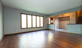 19121 Brewster Rd, Aurora, OH 44202