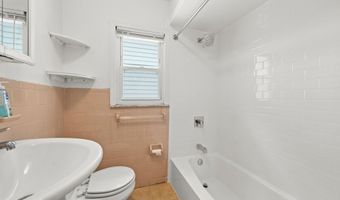 76 W 6TH St 2, Bayonne, NJ 07002
