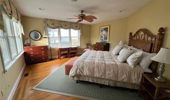 611 Wolcott Ave, Middletown, RI 02842