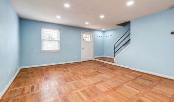 849 S GLEBE Rd, Arlington, VA 22204