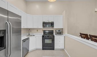 66 Iroquois Dr 24, Absecon, NJ 08201