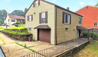 3 Solar Dr, Ambridge, PA 15003