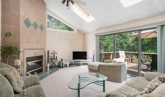 22 Golden View Dr, Johnston, RI 02919