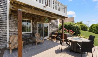 27 Ocean View Dr, Middletown, RI 02842