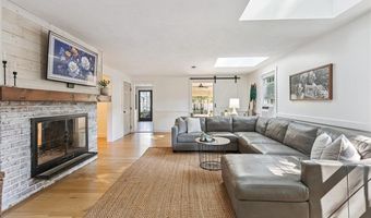 15 Birchwood Dr, Cumberland, RI 02864