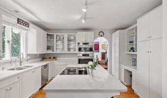 190 Vaughn Hill Rd, Bolton, MA 01740
