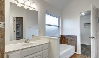 208 James St, Aledo, TX 76008