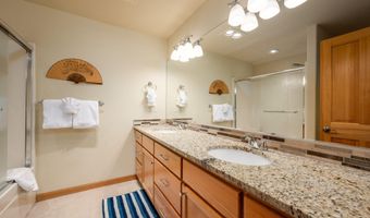 20960 Royal Oak Cir, Bend, OR 97701