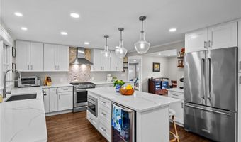 7 Lee Rd, Barrington, RI 02806