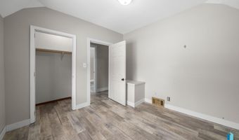 600 S 3rd St, Beresford, SD 57004