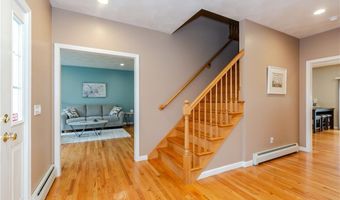 11 Raven Cir, Cranston, RI 02921