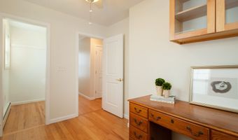 42 Waverly Rd, Branford, CT 06405