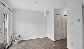 8530 SOUTHLAWN Ct, Alexandria, VA 22309