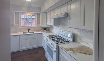 24 Joanne Ct, Albany, NY 12209
