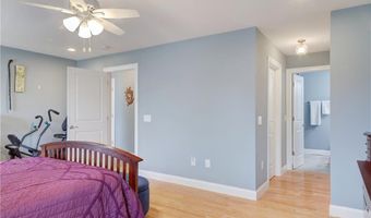 3 Bailey Brook Ct, Middletown, RI 02842