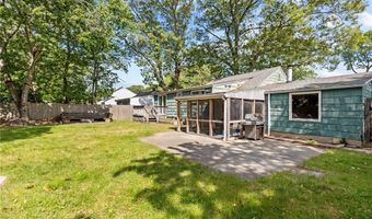 82 Vera St, Warwick, RI 02886
