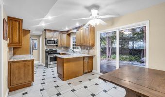 9 Jubilee Cir, Aberdeen, NJ 07747