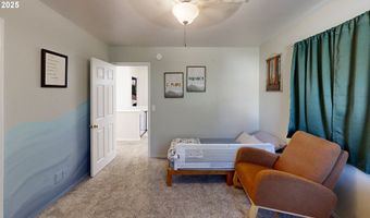 947 3RD St, Brookings, OR 97415