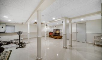 320 Brampton Ln, Arlington Heights, IL 60004