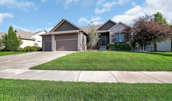 2132 N Stonegate Cir, Andover, KS 67002