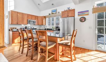47 Copper Square Dr, Bethel, CT 06801