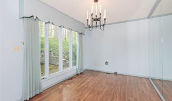 191 Parkview Dr, Aurora, OH 44202